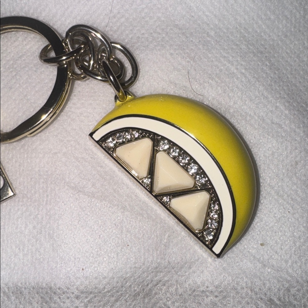 NWOT, Kate Spade vintage gold/ lemon slice key/bag charm. - Picture 4 of 7